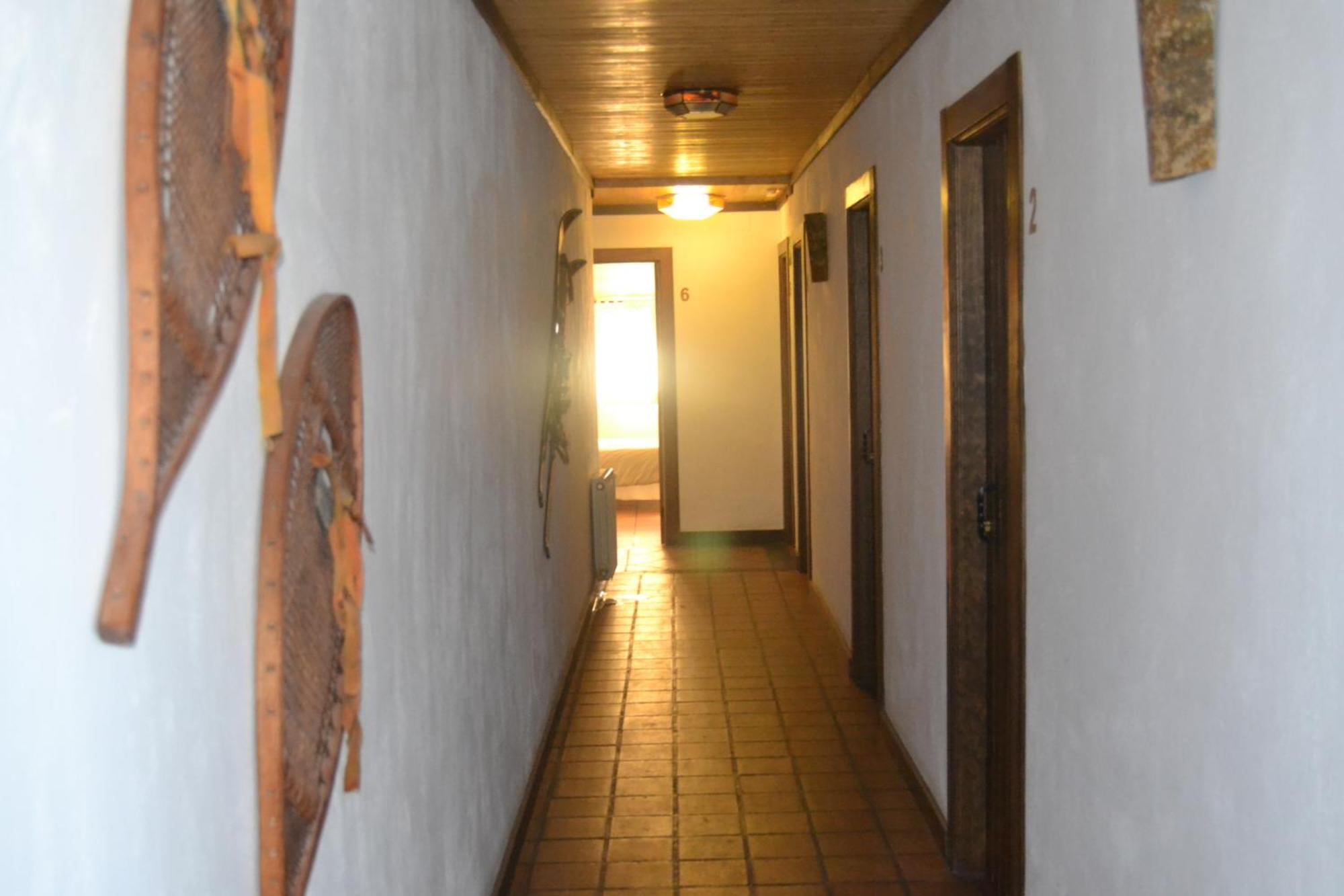 Hostal Yeti Sierra Nevada Exterior photo